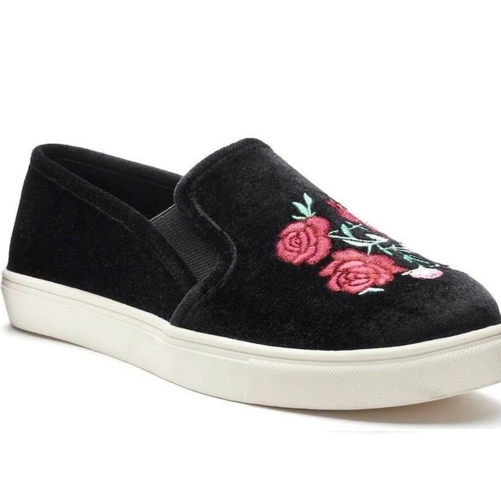 SO Juniors women's Shoes Sneakers size 7 NEW